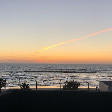 Beach Front Rooftop Apartment เทลอาวีฟ ภายนอก รูปภาพ